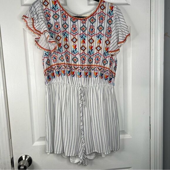 Sz L Savanna Jane Striped Floral Embroidered Romper $59 MSRP - Picture 3 of 12